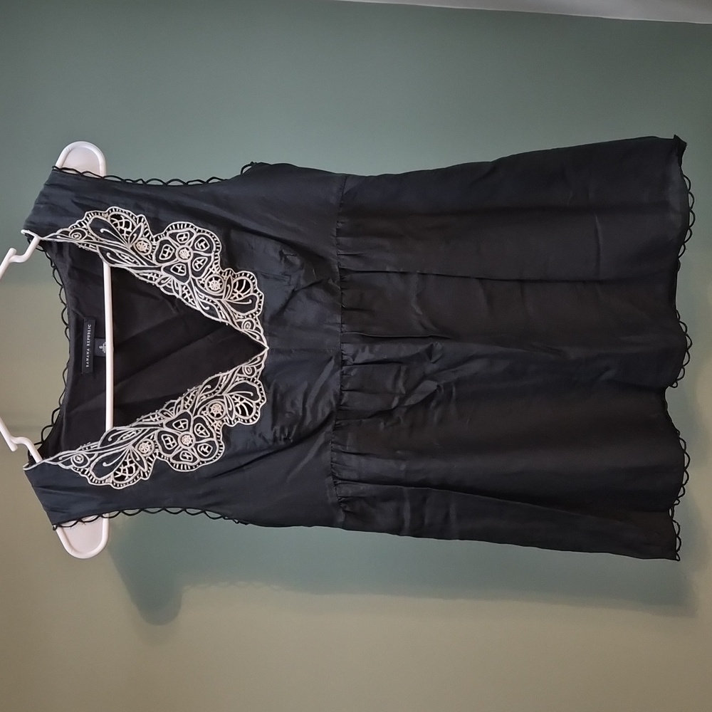 Banana Republic Silk Blend Black Sleeveless Tunic
